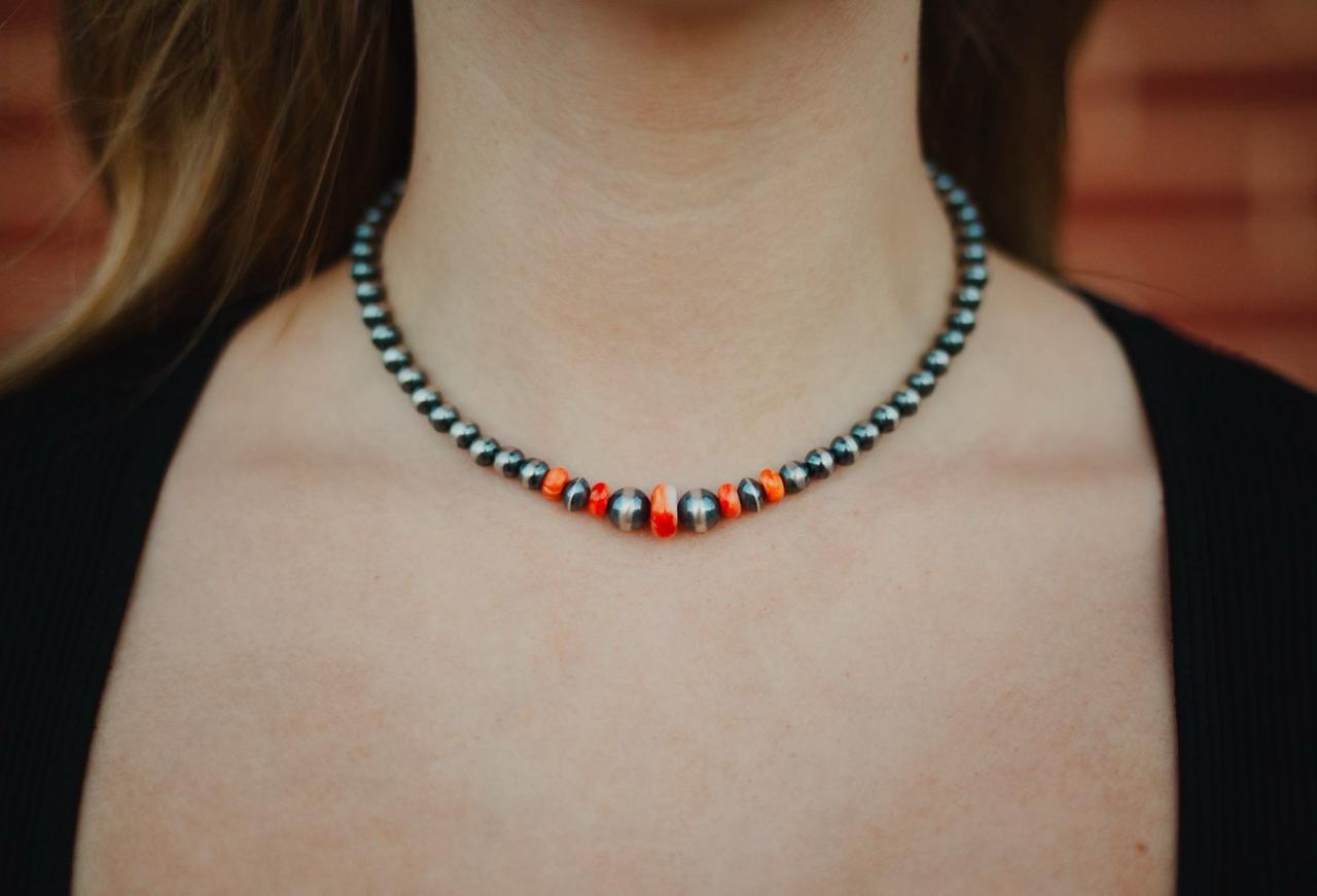 The Poke spiny oyster and sterling silver necklace